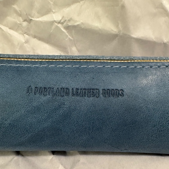 Portland Leather Aqua Canoe pencil pouch - Picture 2 of 5